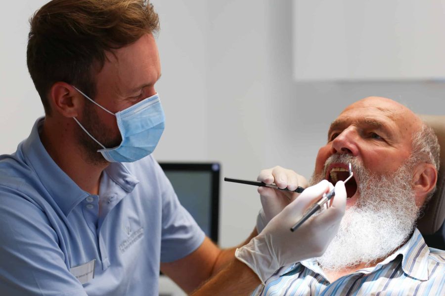 Parodontologie in Ammerbuch-Entringen - Zahnarztpraxis Dr. Walker und Kollegen